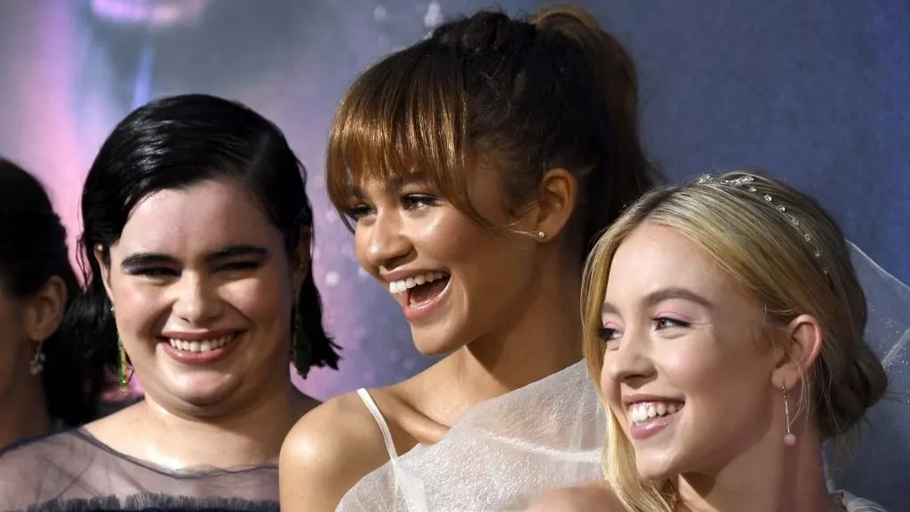 LOS ANGELES, CALIFORNIA - JUNE 04: (L-R) Barbie Ferreira, Zendaya, Sydney Sweeney attend the LA Premiere Of HBO's "Euphoria" at The Cinerama Dome on June 04, 2019 in Los Angeles, California.   Frazer Harrison/Getty Images/AFP (Photo by Frazer Harrison / GETTY IMAGES NORTH AMERICA / Getty Images via AFP)