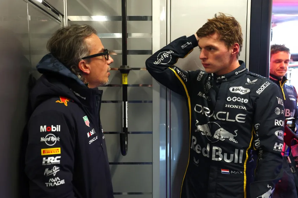 LAS VEGAS, NEVADA - NOVEMBER 20: Laurent Mekies, Team Principal of Oracle Red Bull Racing and Max Verstappen of the Netherlands and Oracle Red Bull Racing talk in the garage during practice ahead of the F1 Grand Prix of Las Vegas at Las Vegas Strip Circuit on November 20, 2025 in Las Vegas, Nevada.   Mark Thompson/Getty Images/AFP (Photo by Mark Thompson / GETTY IMAGES NORTH AMERICA / Getty Images via AFP)