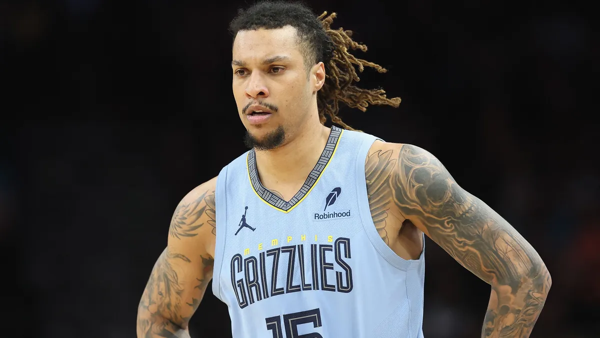 PHOENIX, ARIZONA - FEBRUARY 11: Brandon Clarke #15 of the Memphis Grizzlies during the second half of the NBA game at Footprint Center on February 11, 2025 in Phoenix, Arizona. NOTE TO USER: User expressly acknowledges and agrees that, by downloading and or using this photograph, User is consenting to the terms and conditions of the Getty Images License Agreement.   Christian Petersen/Getty Images/AFP (Photo by Christian Petersen / GETTY IMAGES NORTH AMERICA / Getty Images via AFP)