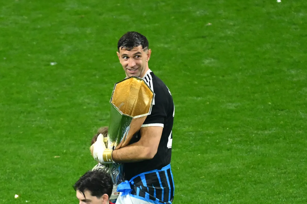 ISTANBUL, TURKIYE - MAY 21: Aston Villa goalkeeper Emiliano Martinez celebrates the championship after defeating Freiburg 3-0 to win the UEFA Europa League final match at Besiktas Park in Istanbul, Turkiye, on May 21, 2026. Arif Hudaverdi Yaman / Anadolu (Photo by Arif Hudaverdi Yaman / Anadolu via AFP)