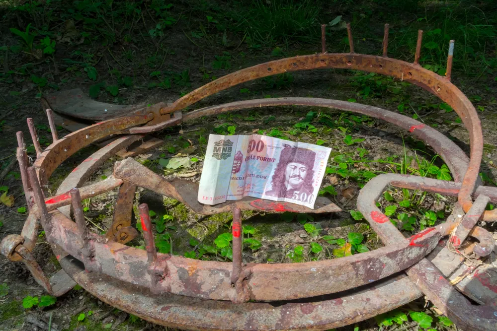 forint árfolyam, árfolyamcsapdába kerülhet a magyar gazdaság