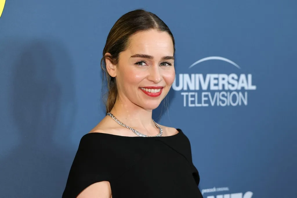Az agyi aneurizma 5 jele, amit sokan figyelmen kívül hagynak: súlyos betegségéről beszélt a Trónok harca sztárja. A képen: Emilia Clarke színésznő
