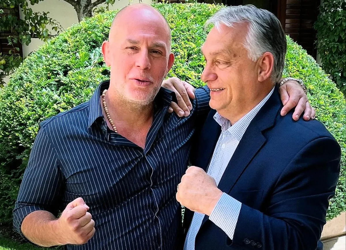 Pityinger László (Dopeman, balra) és Orbán Viktor miniszterelnök a választási kampány idején, 2026. áprilisában (forrás: Facebook/Dopeman)
