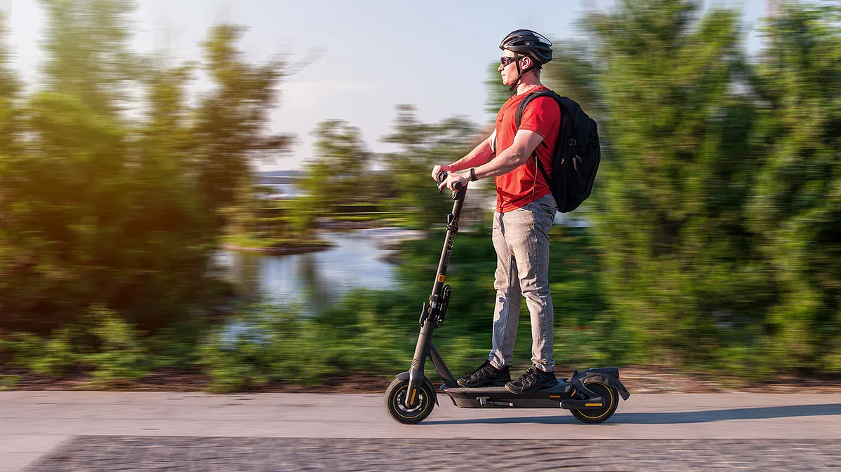 Tilalmat vezet be az elektromos rollerekre Görögország