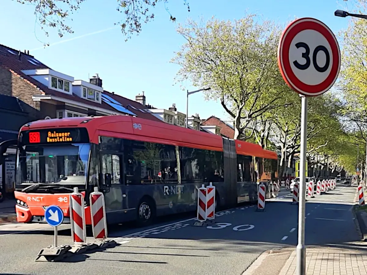 Nem hajtották végre a sebességkorlátozással párhuzamosan szükséges közlekedési átszervezést, bukás a 30 km/órás város Amszterdamban.