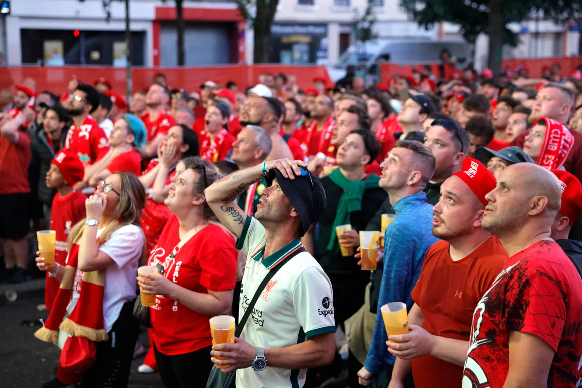 A Liverpool egyik szurkolóját óriási csapás érte Párizsban