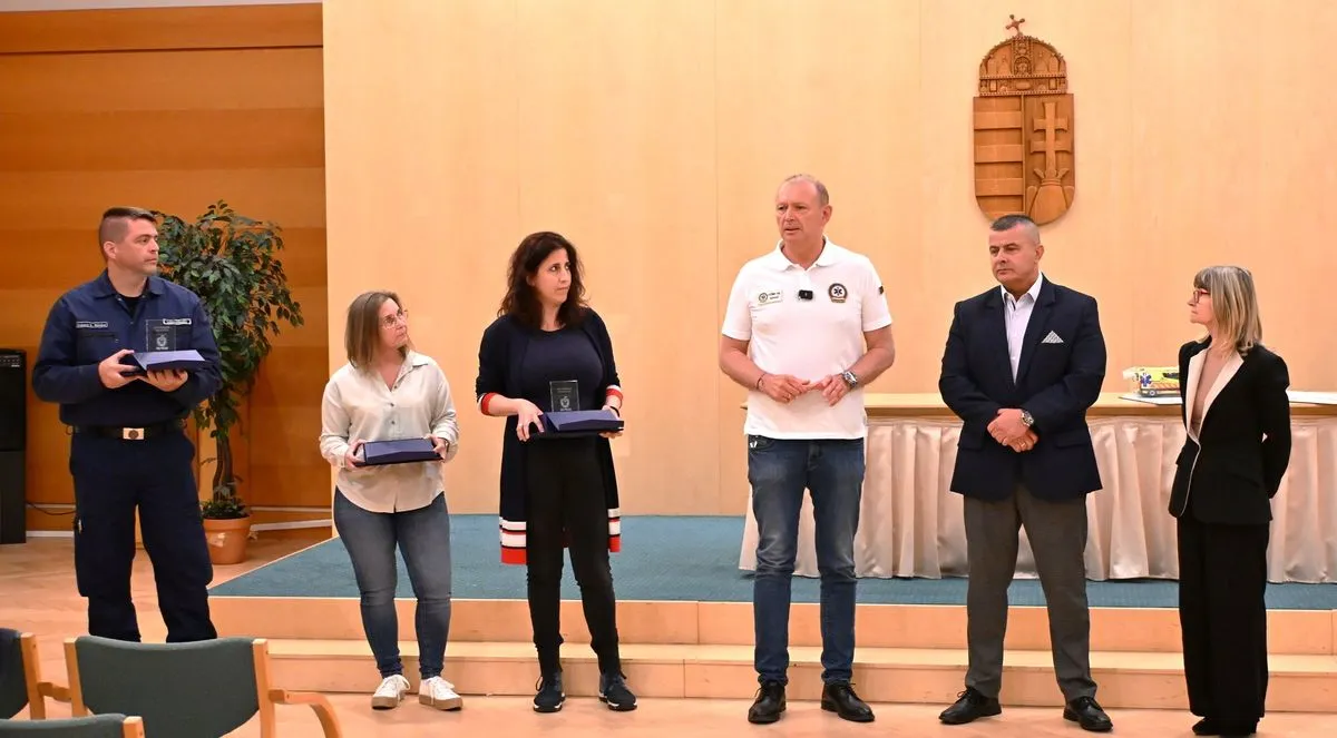 A gyors újraélesztés és a kihelyezett defibrillátor mentette meg a siófoki dolgozó életét