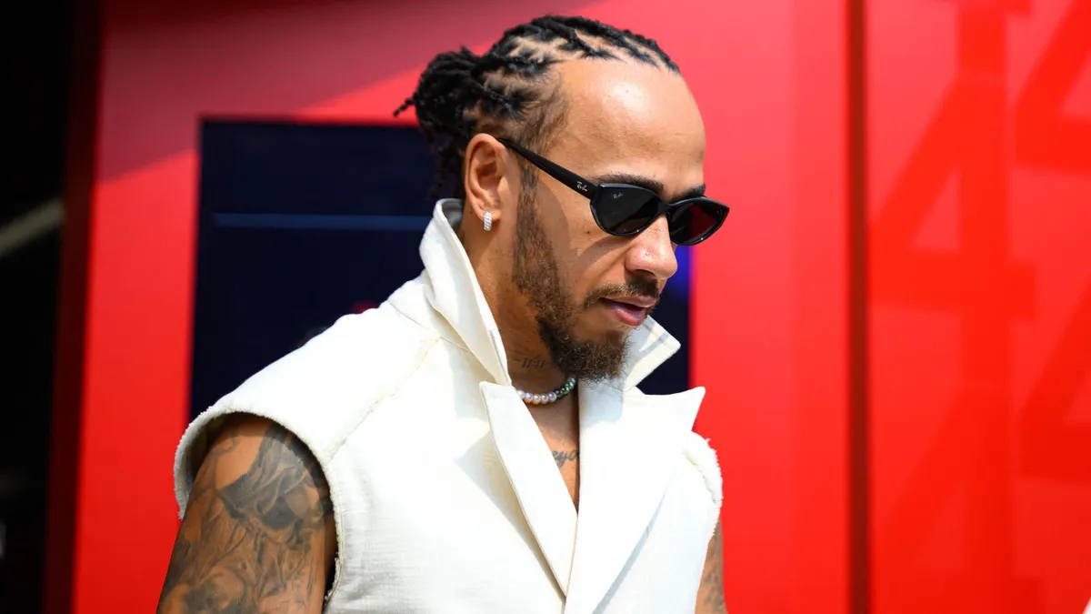 Nem először szolgáltat beszédtémát Lewis Hamilton öltözködése