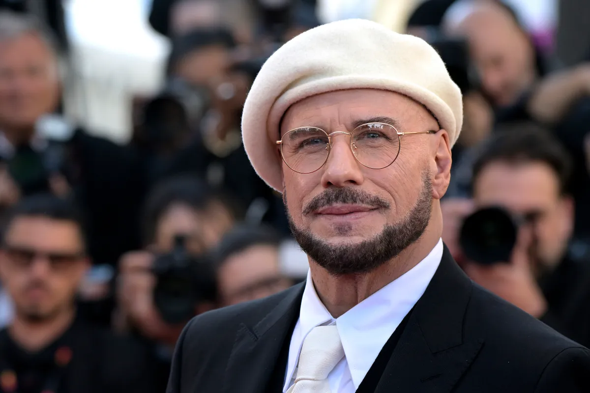 John Travolta a Cannes-i Filmfesztivál vörös szőnyegén.