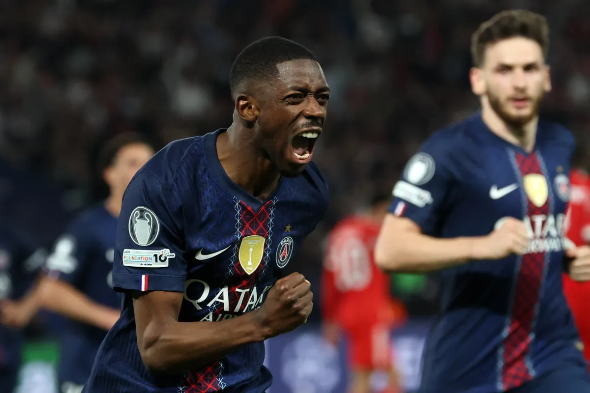 Párizs, 2026. április 28.
Ousmane Dembélé, a PSG játékosa, miután 11-esből berúgta csapata harmadik gólját a labdarúgó Bajnokok Ligája elődöntőjének első, Paris Saint-Germain-Bayern München mérkőzésén a párizsi Parc des Princes Stadionban 2026. április 28-án.
MTI/EPA/Mohamed Badra