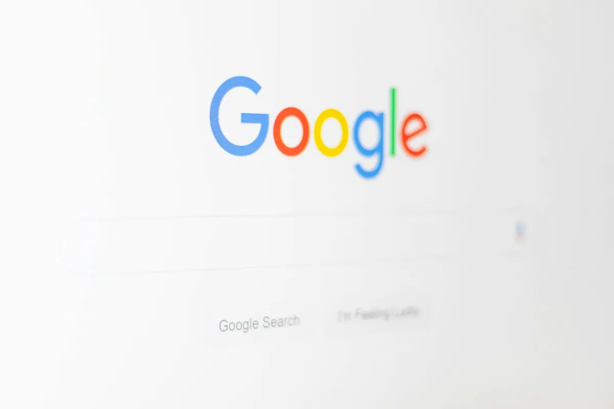 A Google Chrome egyes felhasználóknál engedély nélkül töltheti le a „weights.bin” nevű, közel 4 GB-os fájlt a Gemini Nano mesterséges intelligencia funkciói miatt.
