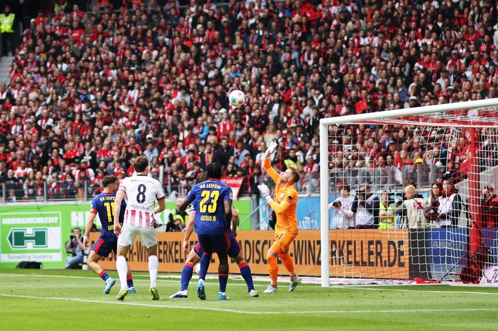 Gulácsi Péter közel három hónap kihagyás után védte ismét az RB Leipzig kapuját