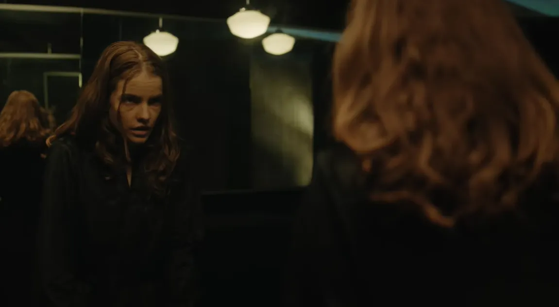 Palvin Barbara a Serpentine című filmben.