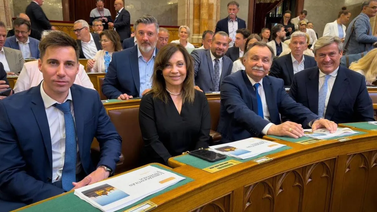 „Hogyan kell kormányozni?” jellegű képzésen vesz részt a Tisza Párt valamennyi parlamenti képviselője (Forrás: Facebook/Kapitány István)