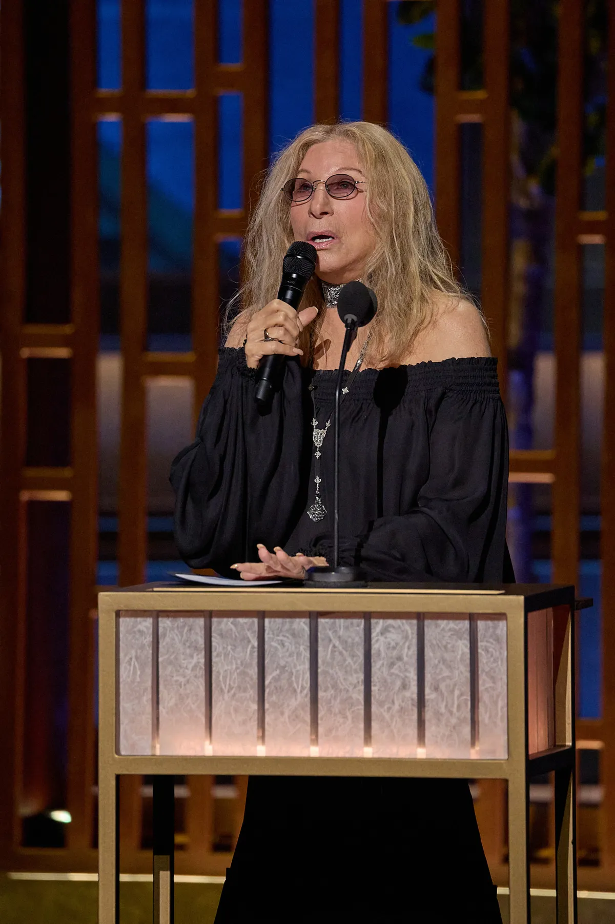 Barbra Streisand a 98. Oscar-gála színpadán 2026-ban.