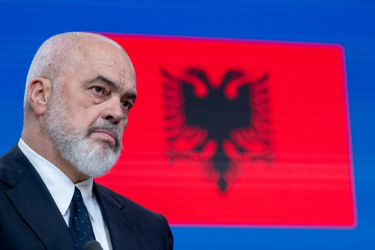 Albánia nem fog letérni az EU-csatlakozás útjáról, még a vétójog lehetséges korlátozása ellenére se