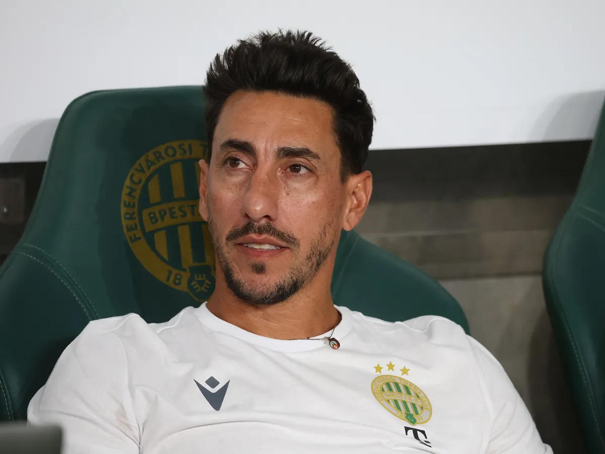 20250819 Budapest
Ferencvárosi TC - Qarabag FK Bajnokok Ligája, rájátszás 1. labdarúgó mérkőzés
Fotó: Tumbász Hédi (TUM)
MW Bulvár
képen: Leandro de Almeida pályaedző