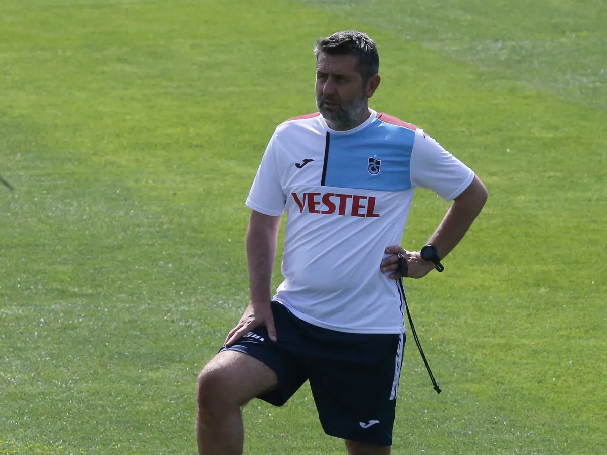 9 edző, 9edző,  Nenad Bjelic, NenadBjelic,    KRANJ, SLOVENIA - JULY 05: Head coach of Trabzonspor Nenad Bjelica leads training session ahead of the upcoming Turkish Super Lig season in Kranj, Slovenia on July 05, 2023. Selcuk Kilic / Anadolu Agency (Photo by Selcuk Kilic / ANADOLU AGENCY / Anadolu via AFP)