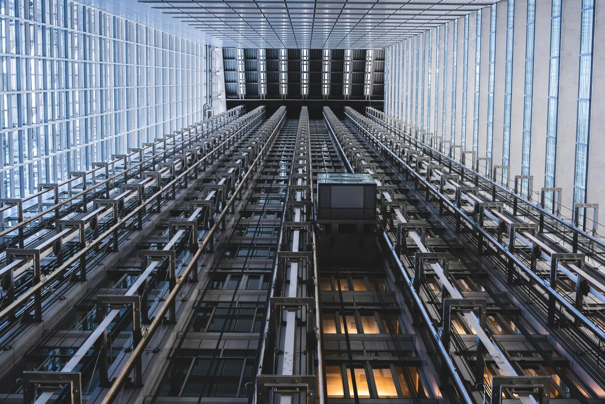 A liftbaleset a bukaresti CFR palotában történt (illusztráció) – Fotó: Unsplash