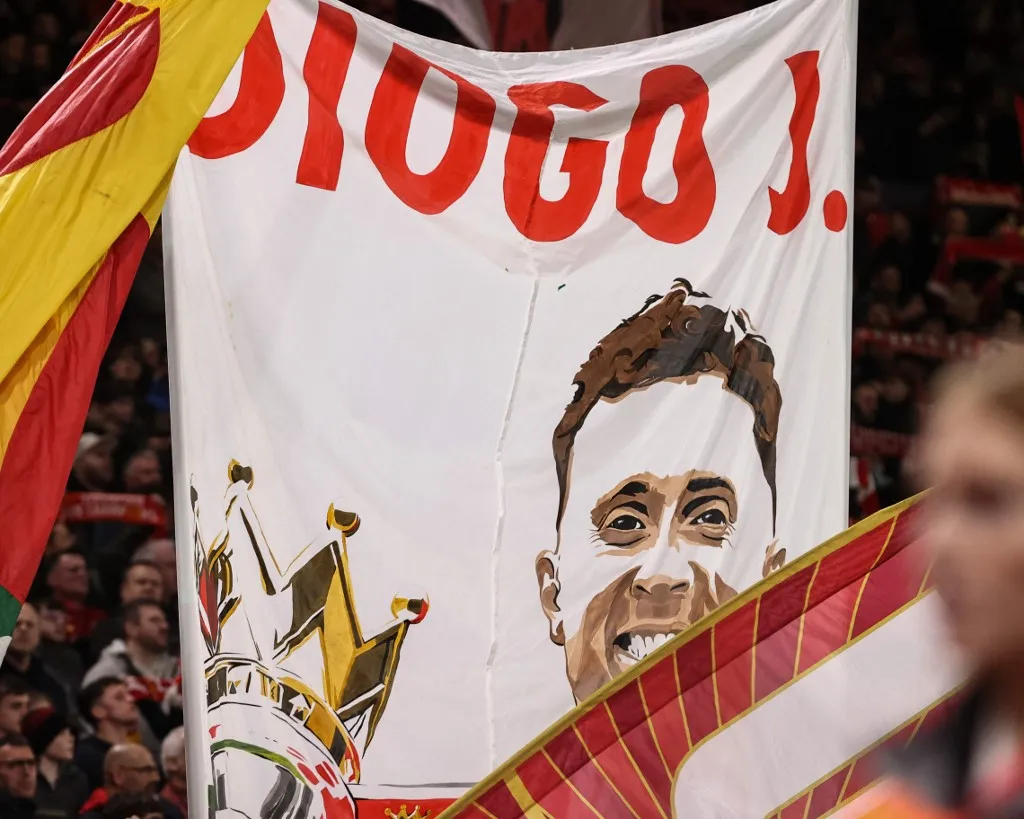 Diogo Jota emléke előtt rendszeresen tisztelegnek a Liverpool-szurkolók