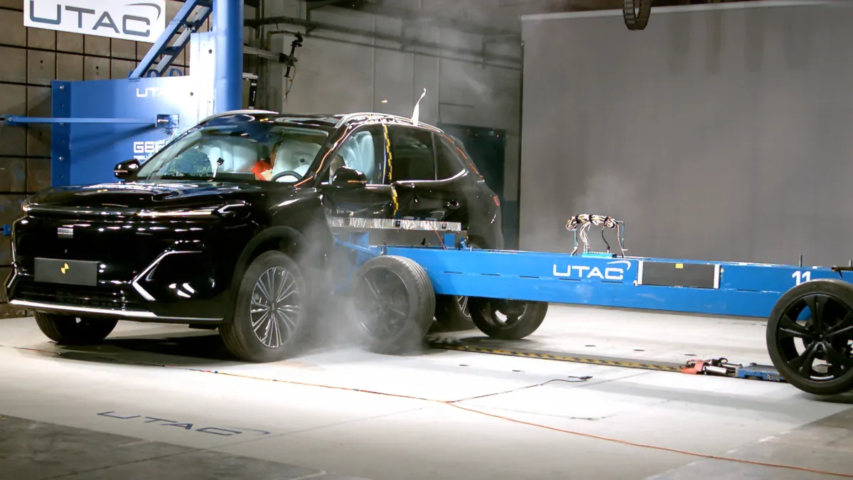 A kínai autók közül Geely Starray EM-i modelljét nagyon komoly töréstesztnek vetették alá Franciaországban az UTAC-ná