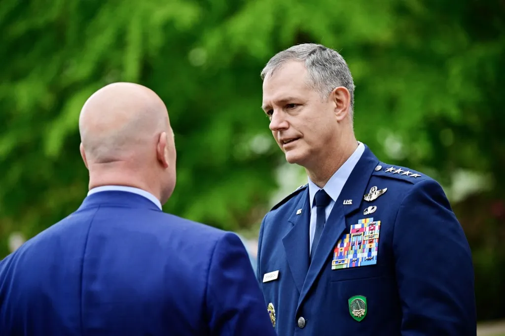 Alexus Grynkewich (jobbra), a NATO európai főparancsnoka – Fotó: JOHAN NILSSON / TT NEWS AGENCY