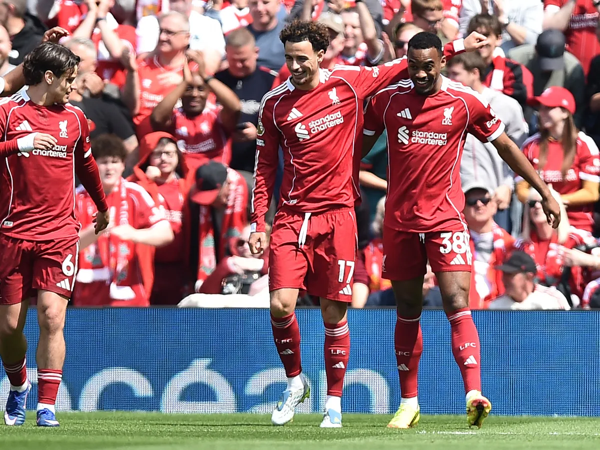 Szoboszlai Dominik csapattársa, Ryan Gravenberch durván nekiment a Liverpool-szurkolóknak