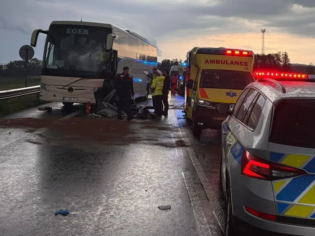 Magyarok buszbalesete Csehországban: 13 sérült van