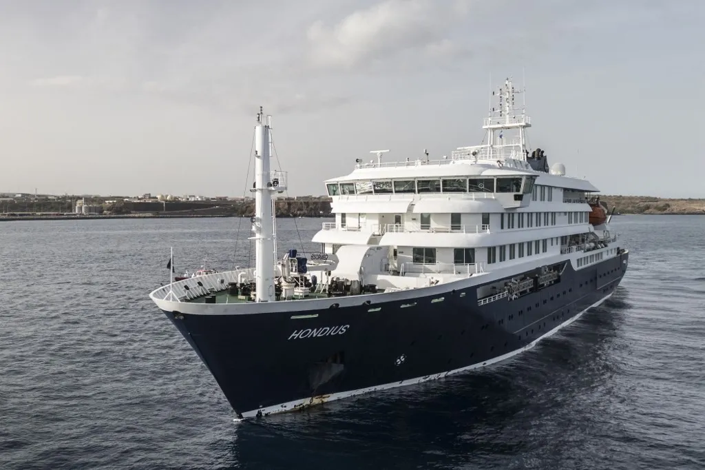 Hantavírus az MV Hondius fedélzetén – karantén, fertőtlenítés és bizonytalanság a luxushajón