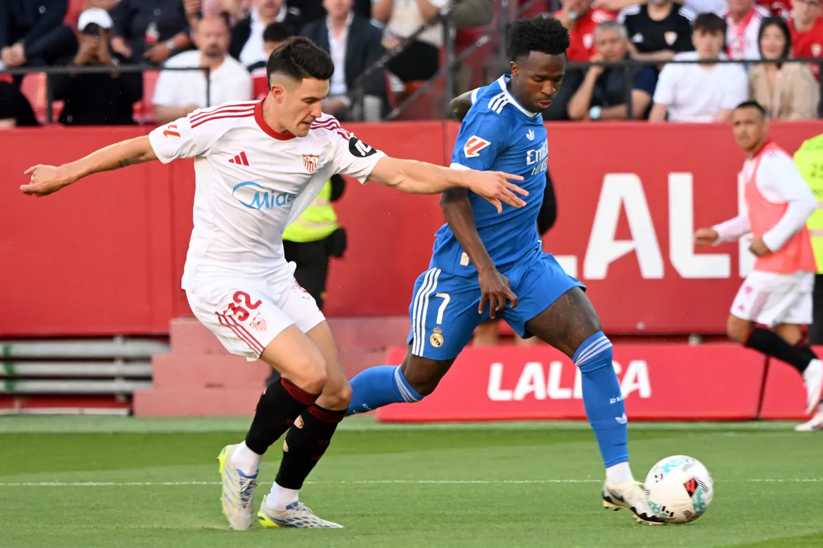 A Real Madrid Vinícius (jobb oldal) góljával nyert Sevillában