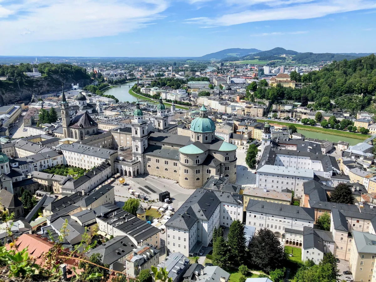 A salzburgi főpályaudvarra nagy erőkkel vonultak ki a tűzoltók (illusztráció) – Fotó: Unsplash