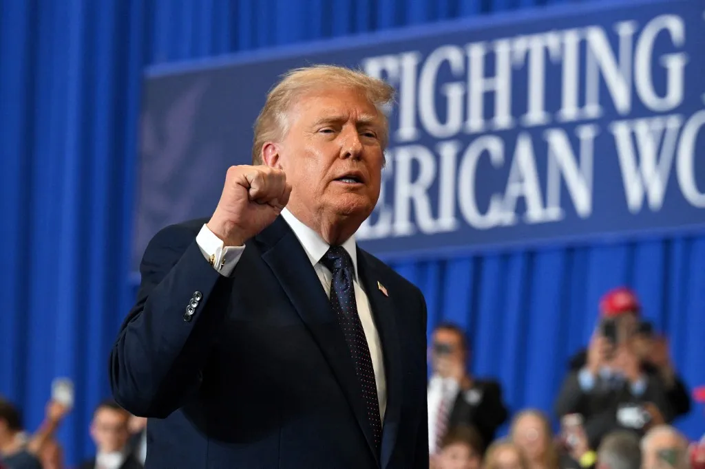 Donald Trump újabb UFO-aktákat tett közzé – Fotó: ROBERTO SCHMIDT / GETTY IMAGES NORTH AMERICA