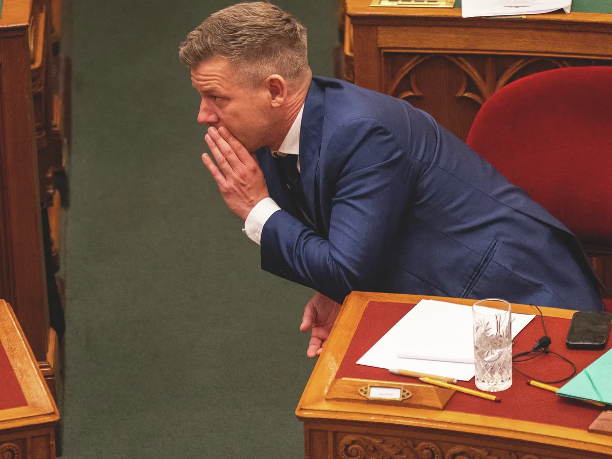 Magyar Péter nem annyira suttog, inkább veszekszik a Parlamentben, országgyűlés plenáris ülés, plenáris ülés, országgyűlés, országgyűlésplenárisülés, 2026.05.26., Magyar Péter, MagyarPéter, 