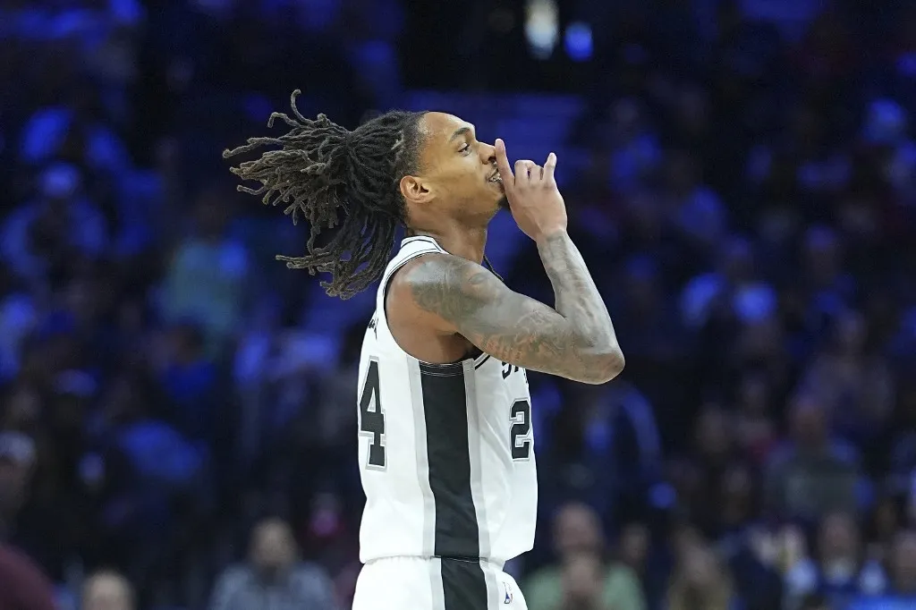 Devin Vassell dobását az NBA-ben is tanítani kellene