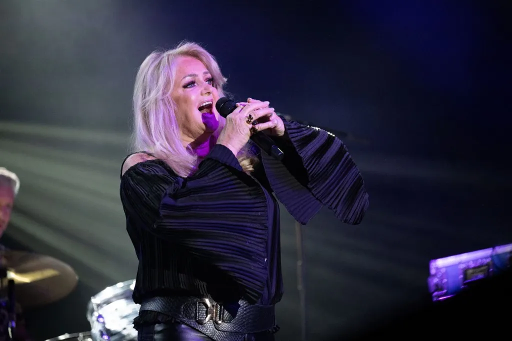 Bonnie Tyler kómában fekszik Portugáliában egy sürgősségi műtét után