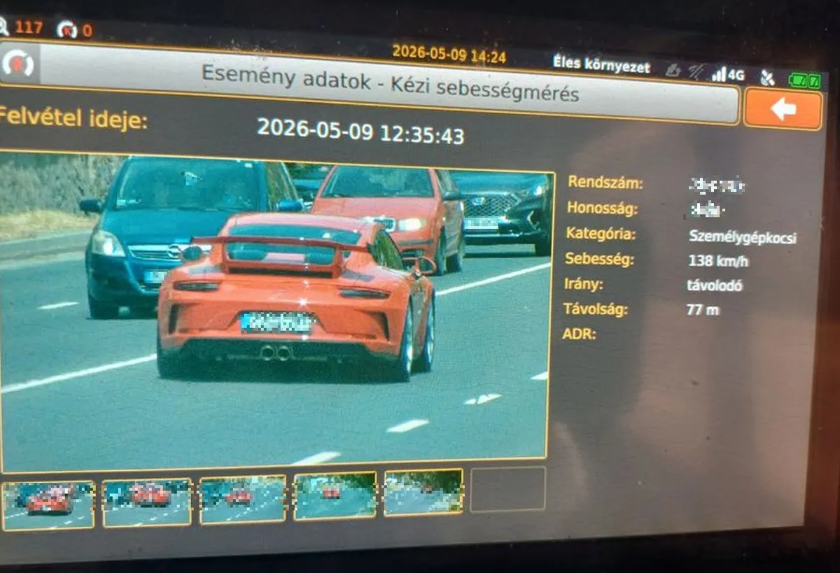 Ennek a piros Porsche 911 GT3-nak a sofőrjét Salgótarjában mérte be a rendőrségi traffipax