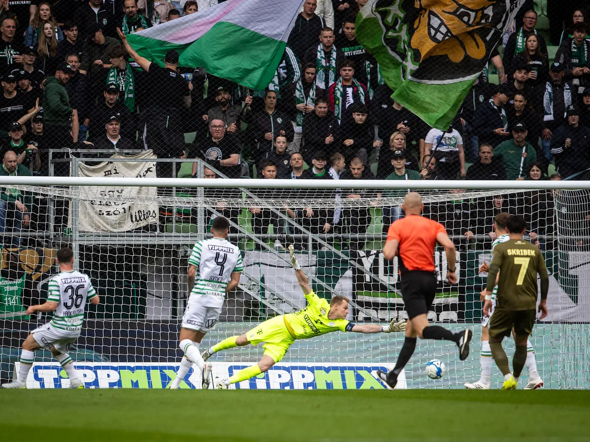 Dibusz Dénes a 351. bajnokiján védte a Ferencváros kapuját Fotó: Ladóczki Balázs