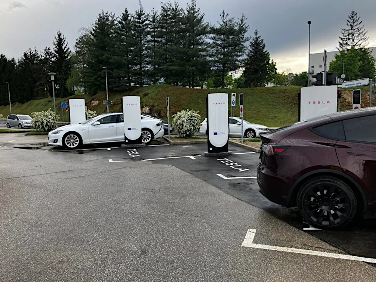 A Teslák a jobb elektromos autók közé tartoznak