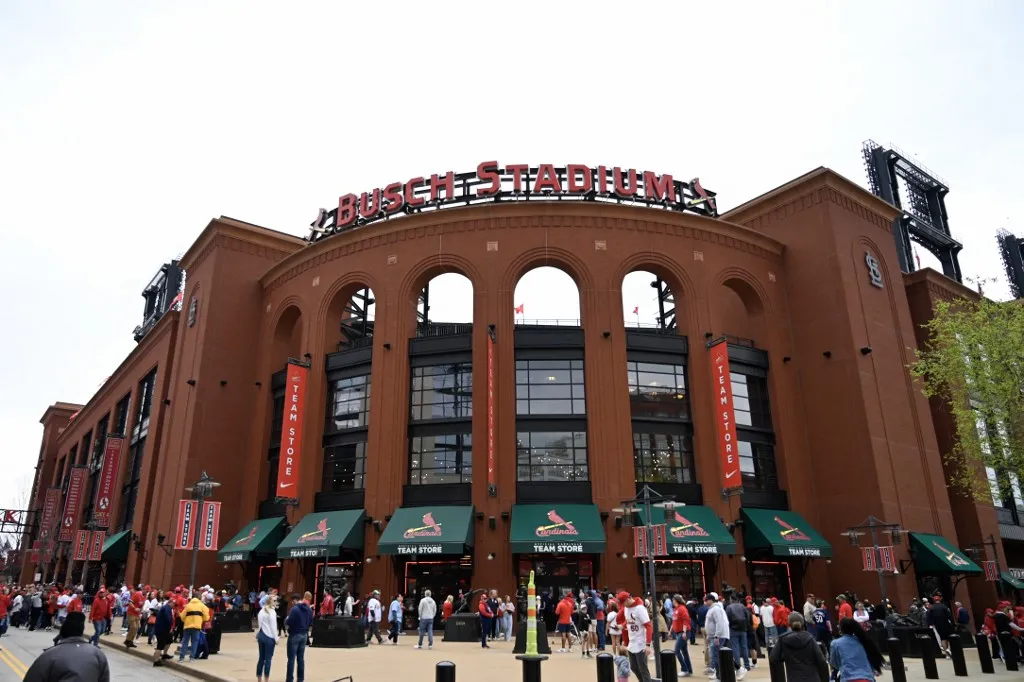 A Busch Stadion előtt történt a késelés