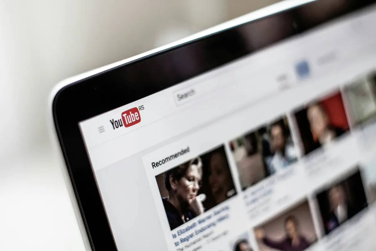 A YouTube hiba miatt egyetlen böngészőfül is extrém memóriahasználatot és lefagyást okozhat.
