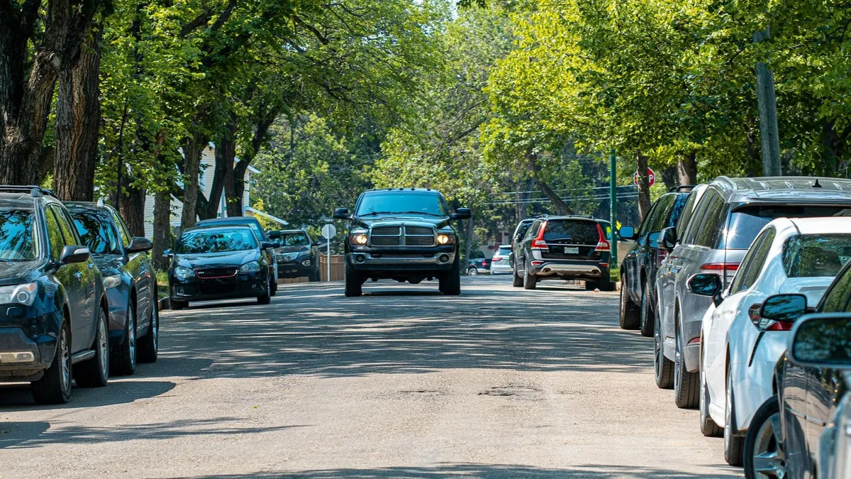 Parkolás a ház előtt: ezt teheti, ha más áll meg az otthona előtt
