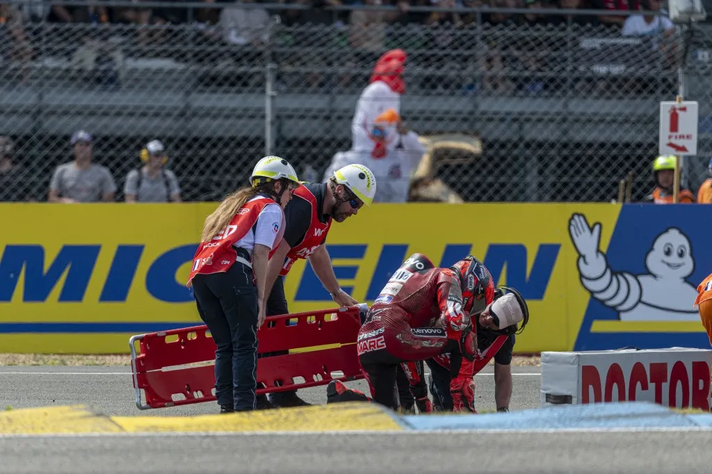 A MotoGP hétszeres bajnoka, Marc Márquez hatalmasat bukott