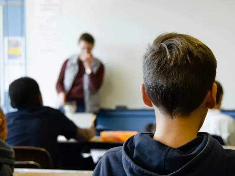 Nyakra szorított kés okozott riadalmat a szombathelyi iskolában