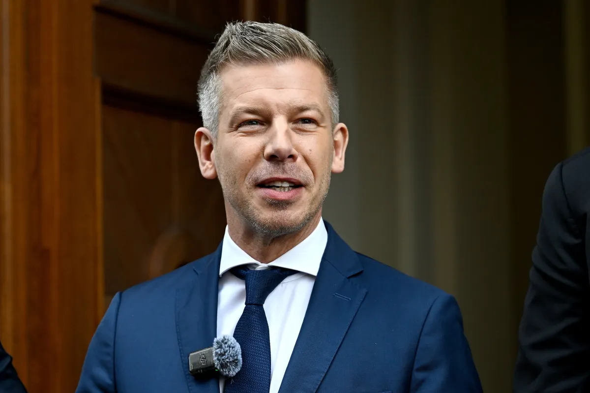 Németh Balázs szerint Magyar Pétert nem érdekli, hogy a leköszönő miniszterelnökök végkielégítései egy kárpátaljai gyermekotthonhoz kerülnek