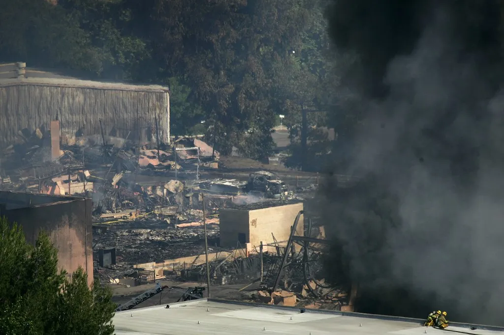 Damage from a huge fire on the backlot of Universal Studios on June 1, 2008 in Universal City, California. The fire is consuming the filming site of many blockbuster movies including Back to the Future and King Kong. The New York Streets lot and a film vault have reportedly burned. David McNew/Getty Images/AFP = FOR NEWSPAPERS, INTERNET, TELCOS AND TELEVISION USE ONLY = (Photo by DAVID MCNEW / Getty Images North America / Getty Images via AFP)