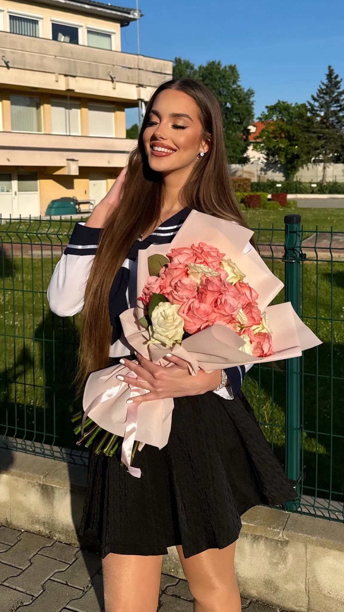 Végvári Janka elballagott, miközben a Miss World versenyre is készül