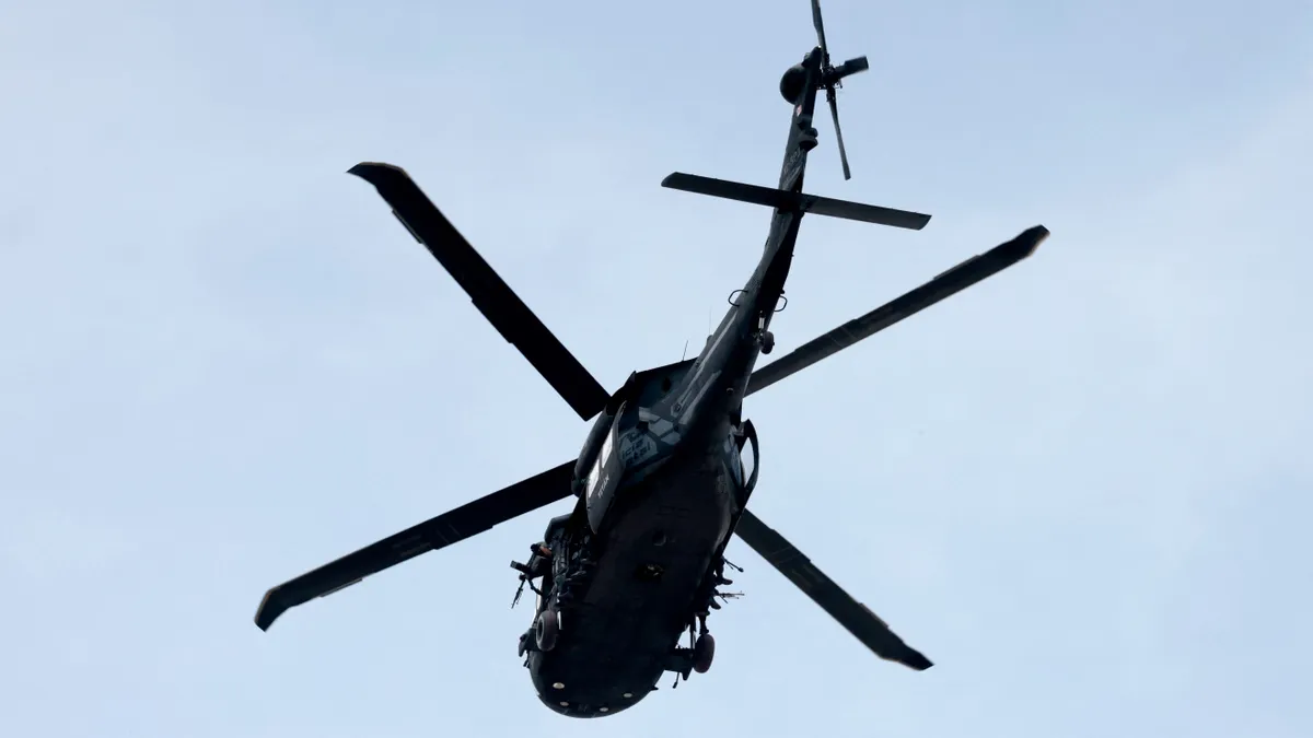 Foci-vb: veszélyesen közel repült a helikopter a lelátóhoz (a kép illusztráció)