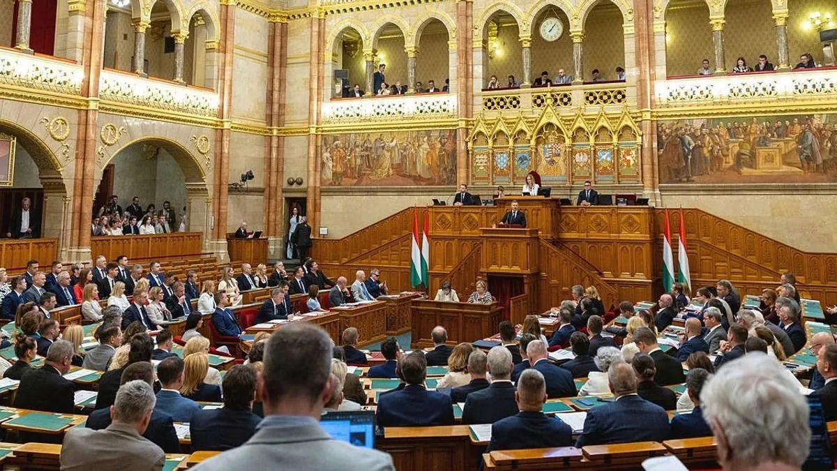 A lex Orbán fontos volt a szavazóbázis egysége miatt, de mégis széteshet.