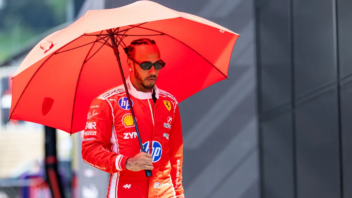 Lewis Hamilton tavaly sérülten versenyzett a Ferrarinál