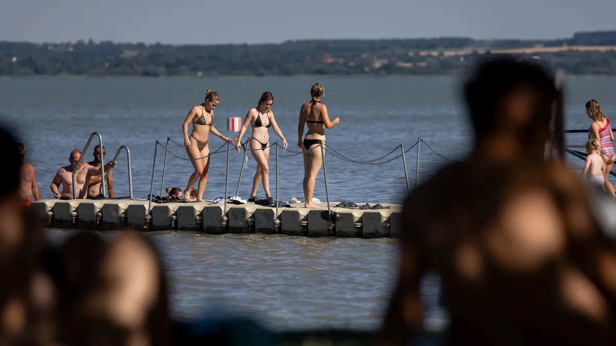 2026.06.27. hőség, kánikula, hőségriadó, nyár, meleg, hőkupola, ingyenes a Helikon strand keszthelyen